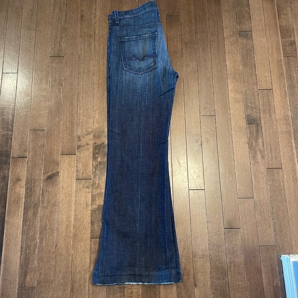 7 For All Mankind Ginger Jeans Medium/dark wash size 28W/29L flare style - Picture 5 of 9